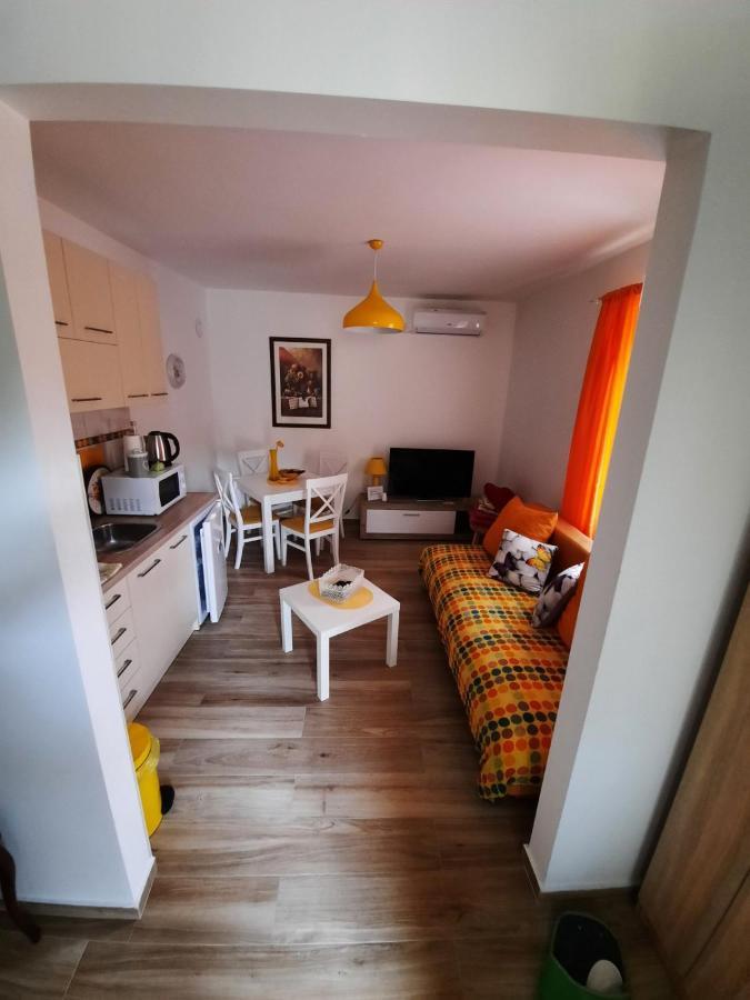 Apartments Mila Τσέτινιε Εξωτερικό φωτογραφία